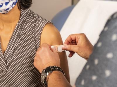 Persiapan Vaksin Covid untuk&nbsp;Manula